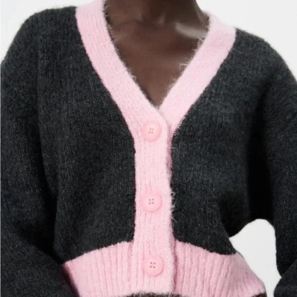 Zara Cropped Knit  Contrast Hem Cardigan Grey Pink Size Medium - Picture 2 of 8